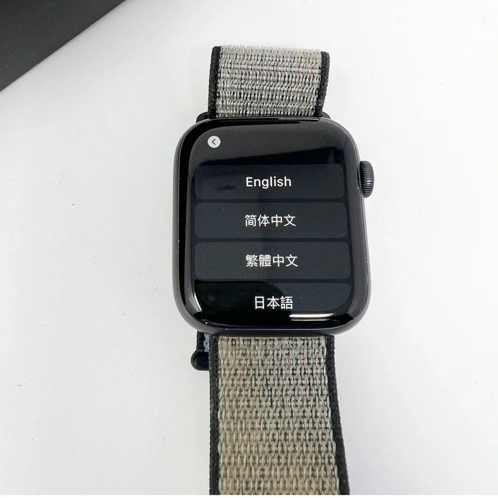 Apple Watch Nike Series 5 44mm Space Gray Aluminum Case GPS Sport Loop Gray